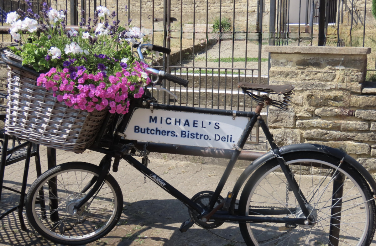 Coffee shops in Malmesbury, breakfast, lunch, cakes
